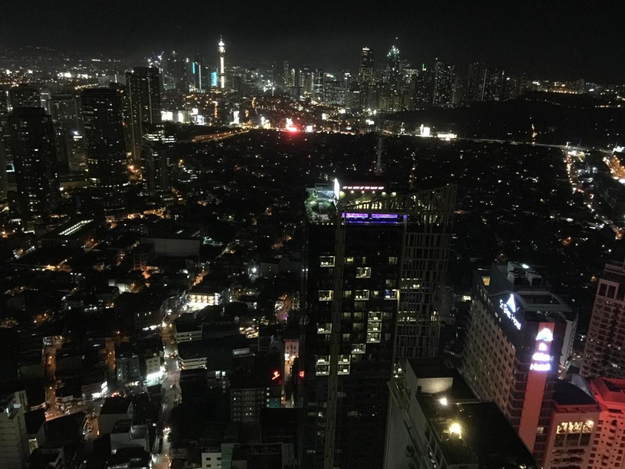 Seven Doors Aparthotels In Gramercy Makati Makati City Zewnętrze zdjęcie