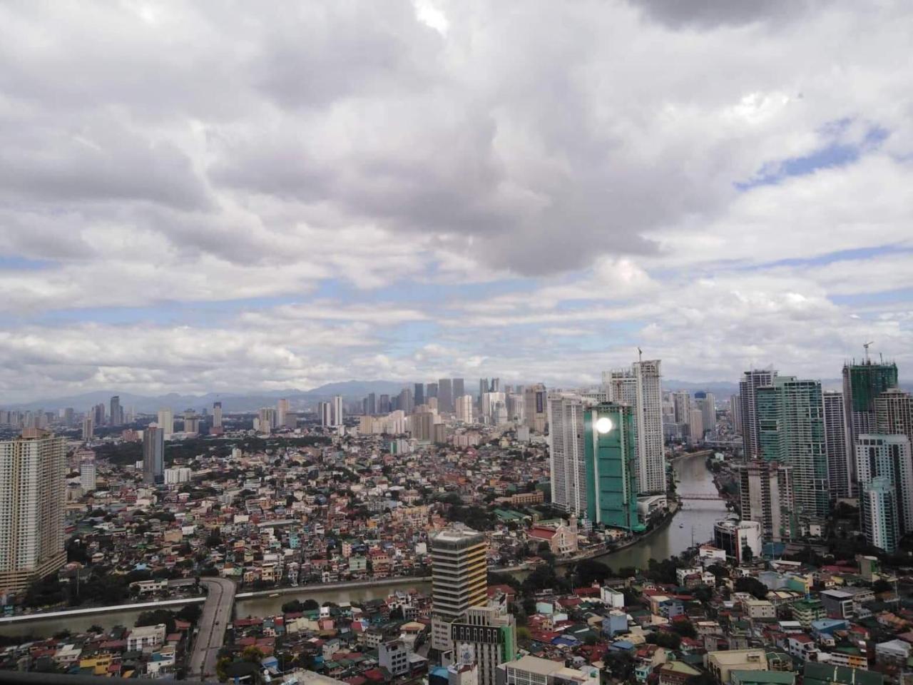 Seven Doors Aparthotels In Gramercy Makati Makati City Zewnętrze zdjęcie