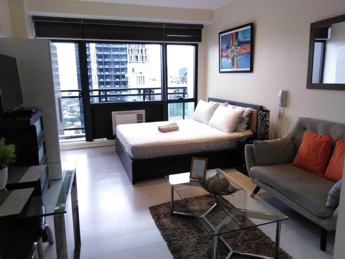 Seven Doors Aparthotels In Gramercy Makati Makati City Zewnętrze zdjęcie